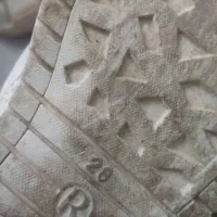 نیم بوت|کفش و لباس بچه|خوی, |دیوار