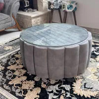 مبل ۸نفره به همراه میز وسط