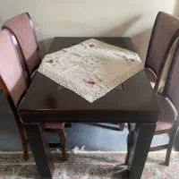 میز غذاخوری-ناهارخوری و صندلی