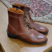 نیم بوت چرم قهوه‌ای زنانه