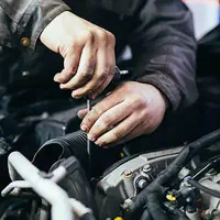 خدمات خودرویی باطری سازی و مکانیکی