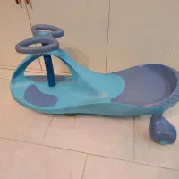 اسکوتر مقاوم آبی رنگ