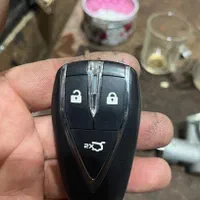 شیشه وسانروف اتومبیل مهدی