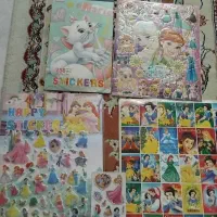 چند بسته استیکر برچسبی کودک و فوم اکلیلی