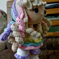 عروسک بافت (دختر رنگین کمان)