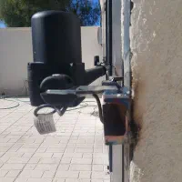 نصب ،تعمیر وسرویس انواع جکهای درب پارکینگ