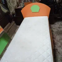 چند عدد تخت و میز کار|تخت و سرویس خواب|پرند, فاز ۶|دیوار