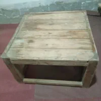 کرسی چوبی قدیمی