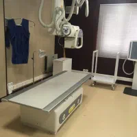منشی خانم مسلط به کامپیوتر و تایپ مطب پزشکی