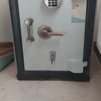 گاوصندوق درحدنو|دفتر کار|صومعه‌سرا, |دیوار