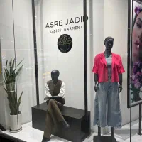 فروشنده خانم برند پوشاک /مگامال ، اکباتان