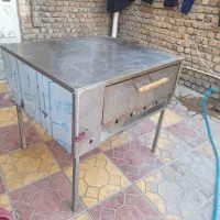 فر پیتزا در حد نو تمیز و مرتب