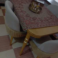 میز ناهارخوری چهارنفره سالم و تمیز و نو|میز و صندلی غذاخوری|شهرضا, |دیوار