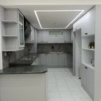 نصب برچسب کابینت،نصاب برچسب و شیشه دودی