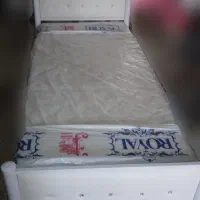 فروش یک تخت فلزی نو
