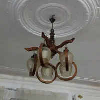 دو عدد لوستر پنج شاخه و یک عدد لوستر سه شاخه