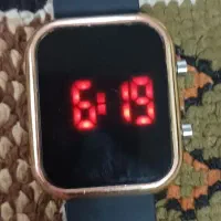 دوتا ساعت سالم|ساعت|قم, لسانی|دیوار