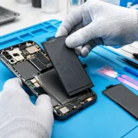 تعمیرات تخصصی موبایل (آیفون، سامسونگ، شیائومی)|خدمات رایانهای و موبایل|تهران, صادقیه|دیوار