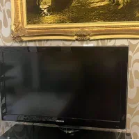 تلویزیون سامسونگ همراه با میز