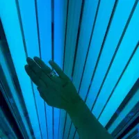 سالن سولاریم بانوان در بلوار فردوس شرق - صادقیه