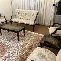 یک دست  مبلمان ۷نفره همراه میز ناهار خوری ۸ نفره