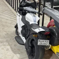 یک عدد موتور شارژی و یک ماشین شارژی