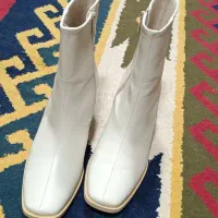 کفش|کیف، کفش، کمربند|شهرکرد, |دیوار