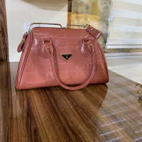کیف ورنی صورتی
