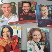 5 کتاب آموزش زبان آلمانی Menschen همراه  کتاب کار|کتاب و مجله آموزشی|صدرا-فارس, فاز ۱|دیوار