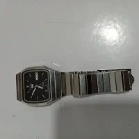 ساعت سکو پنج پشت شیشه‌ای|ساعت|اراک, |دیوار