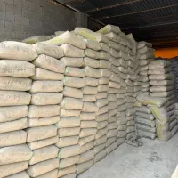 کارگر جهت کار در مصالح فروشی