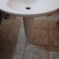 توالت فرنگی و روشویی