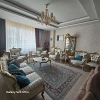 ست مبلمان کلاسیک ۷نفره همراه با دو میزبان.