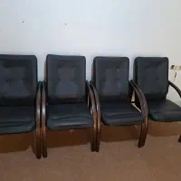 میز مدیریت و صندلی انتظار در حد