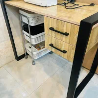 دو عدد میز تحریر سالم