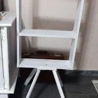 شلف یا کتابخانه پایه دار
