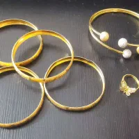 طلا با ۱ درصد سود