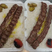 با خرید هر سه پرس غذا یک نوشابه خانواده رایگان