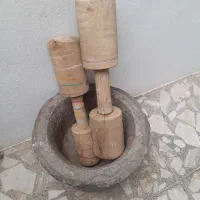 هاونگ بزرگ سنگی قدیمی با دسته ها