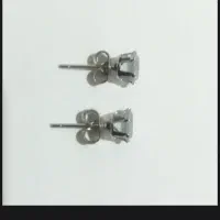 گوشواره میخی نگینی