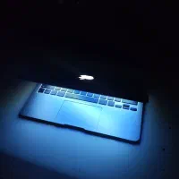 MacBook air لاکاغذی به شرت چاقو