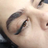 اخدمان اکستنشن مژه و لیفت مژه و ابرو