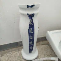 روشویی سالم و پایه سشوار نو|لوازم سرویس بهداشتی|ساوه, |دیوار