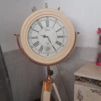 ساعت ایستاده در حد نو