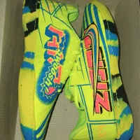 کتونی فوتسال نو استفاده نشده