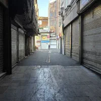 خانم فروشنده و پاسخگوی پیج  بازار تهران