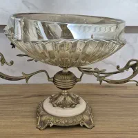 ظرف پذیرایی پایه دار