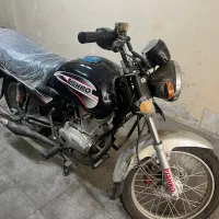 موتور سیکلت پیشرو ۲۰۰ سی سی