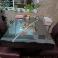 لوستر و میز ناهارخوری و ۴تا صندلی|میز و صندلی غذاخوری|لاهیجان, مهرگان|دیوار