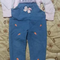 تعدادی لباس بچگانه